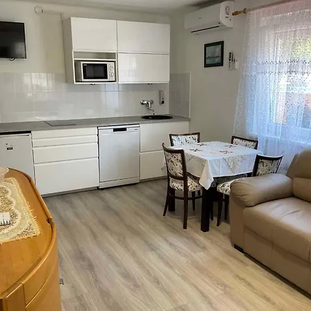 Apartament 2 *